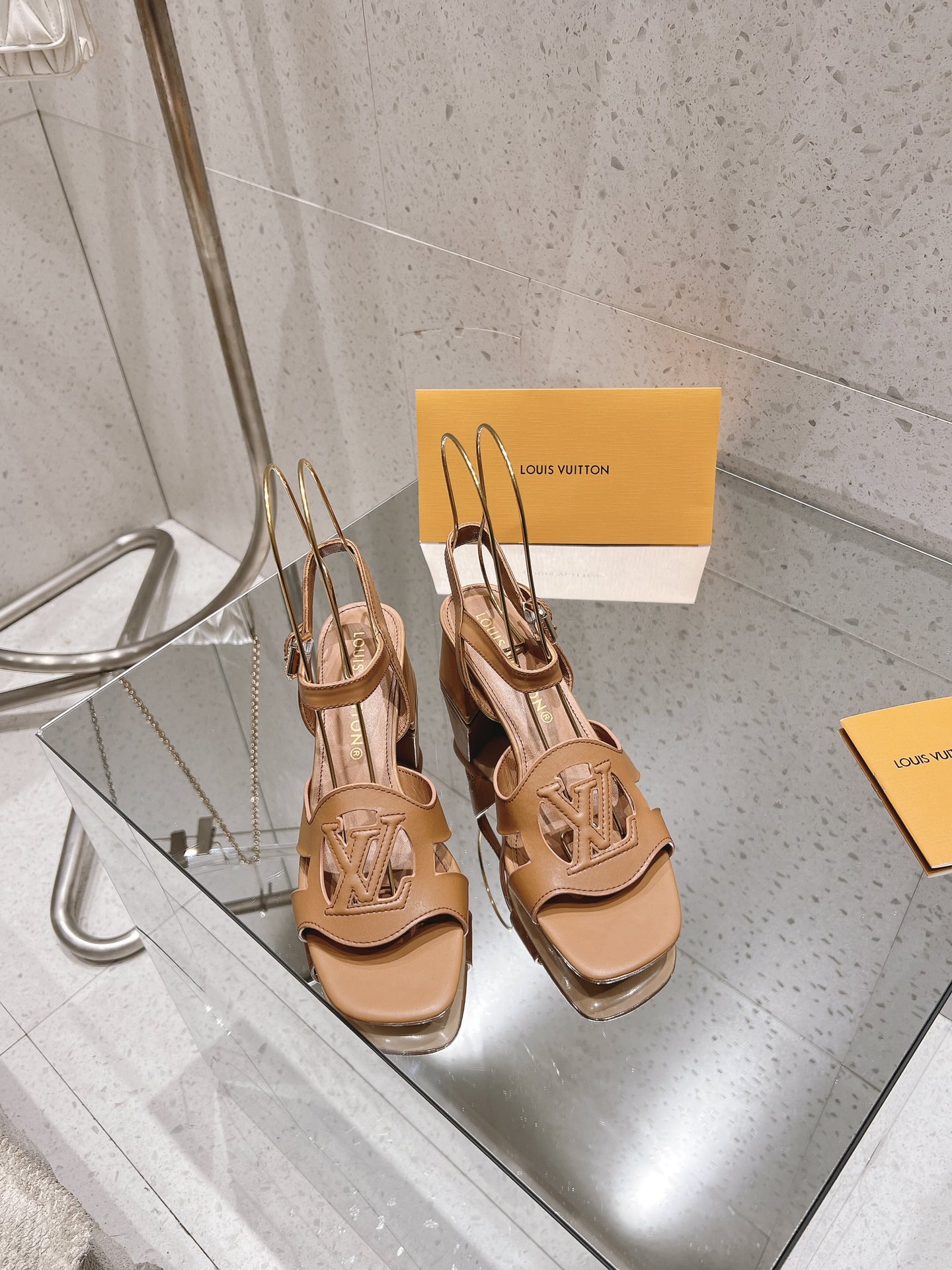 LV Isola Sandal 1ACIOW